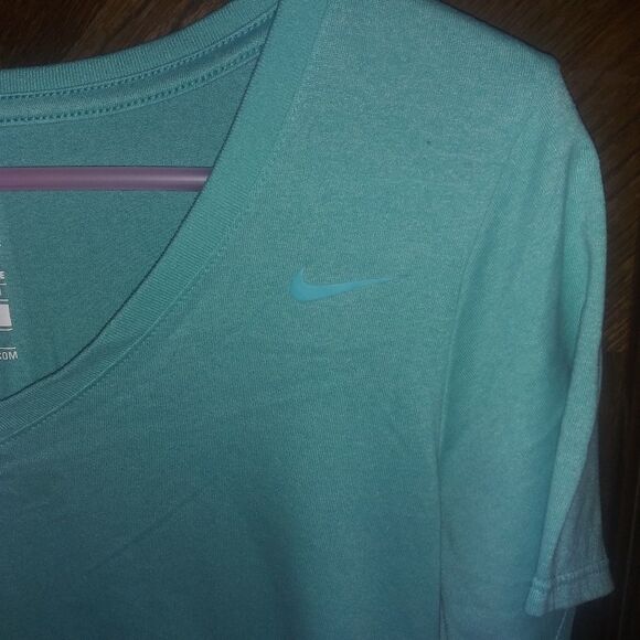 Nike dri fit tee  - Picture 4 of 6